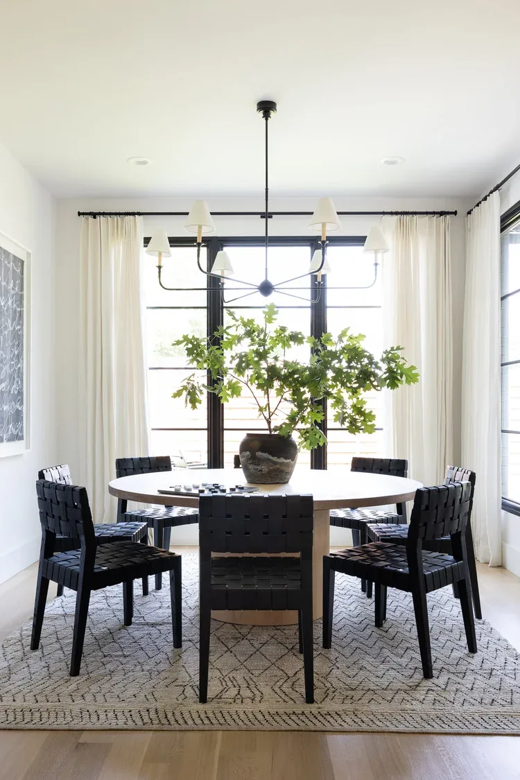 Dining Room Project 01 - Interior design by Decozie