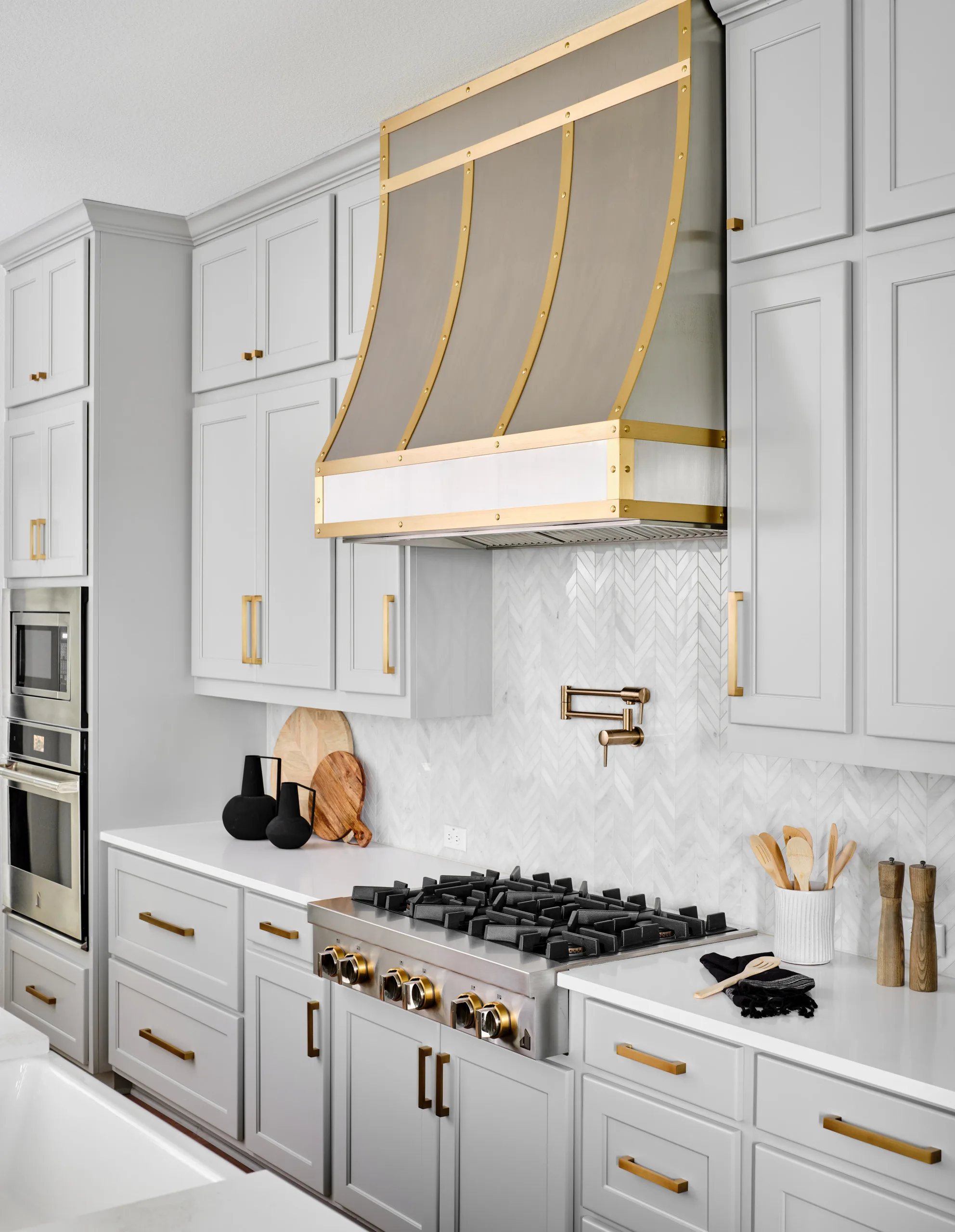 Kitchen Project 01 - Interior design by Decozie